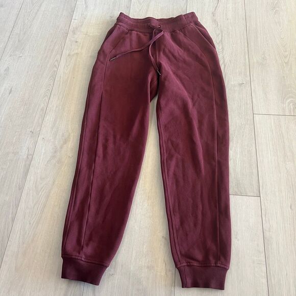 Lululemon women’s joggers size 2 - Picture 1 of 9